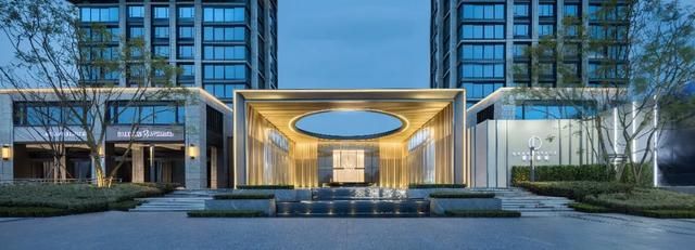 杨家坪中学b区怎么样(杨家坪中学b区)