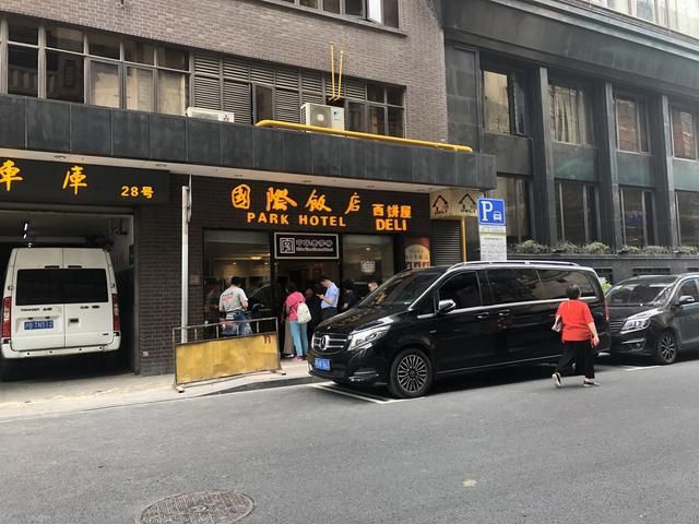 南京路小吃街在哪里(南京路步行街)