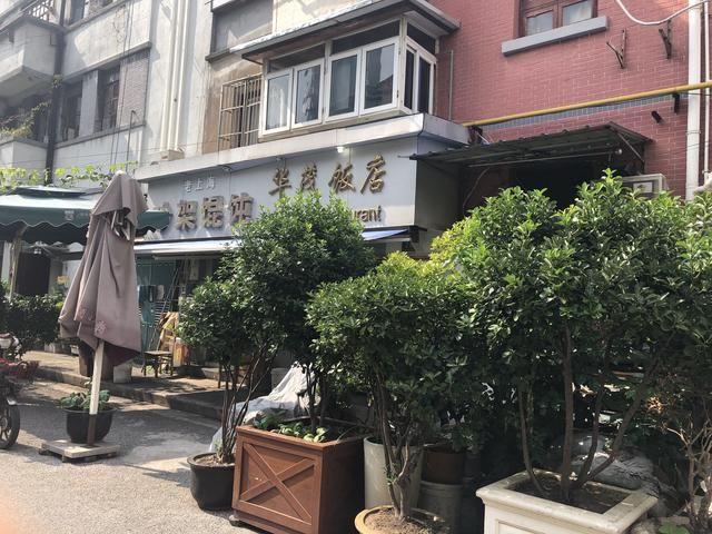 南京路小吃街在哪里(南京路步行街)