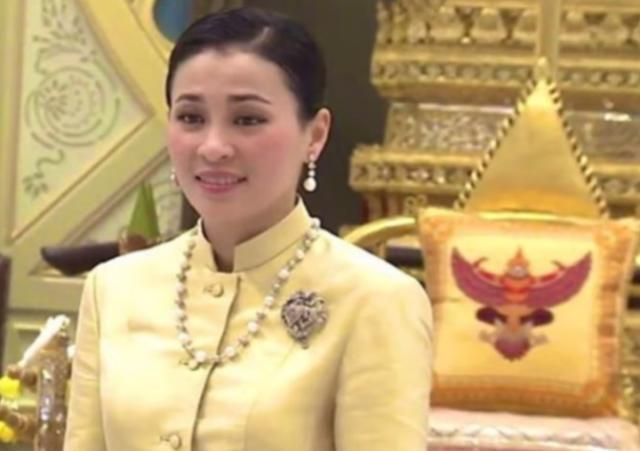 珮佩戴在哪(佩佩戴在哪里)