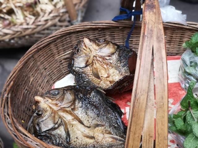 织金美食一条街在哪里(西安美食一条街在哪里)