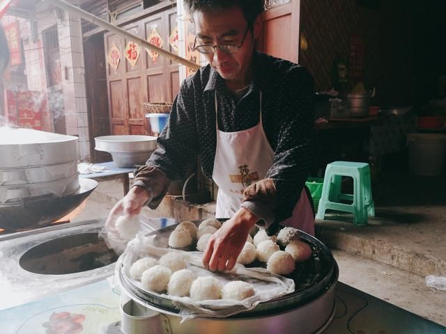 织金美食一条街在哪里(西安美食一条街在哪里)