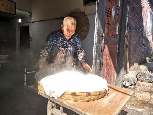 织金美食一条街在哪里(西安美食一条街在哪里)