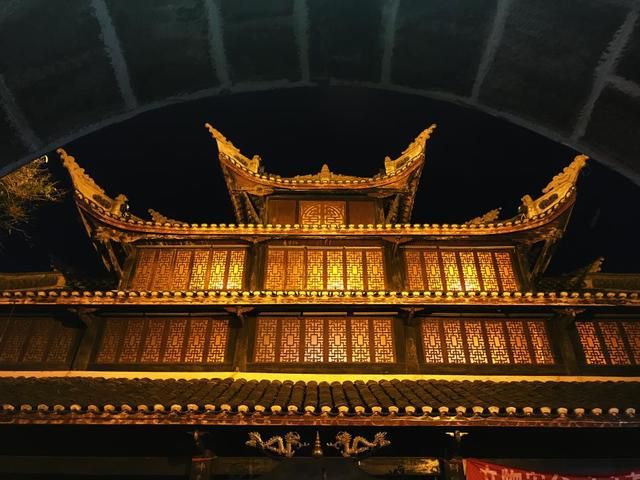 织金美食一条街在哪里(西安美食一条街在哪里)