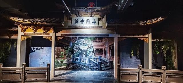 关于武汉的商业中心在哪里的信息