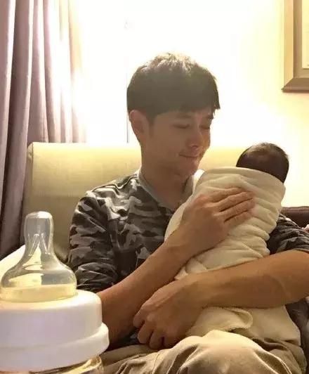 打嗝纽在哪里(胎位正打嗝会在哪里)