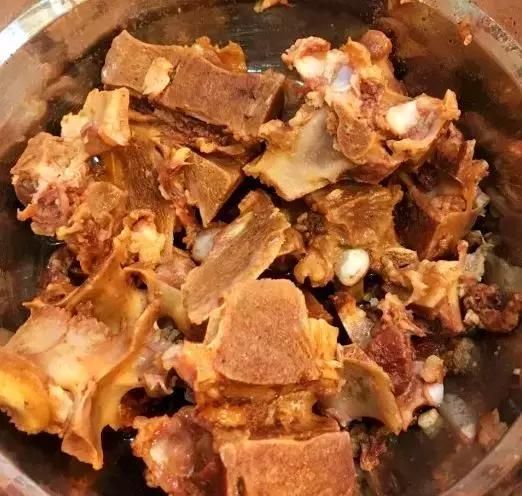 包含吃惑狼肉骨头总部在哪的词条