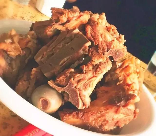 包含吃惑狼肉骨头总部在哪的词条