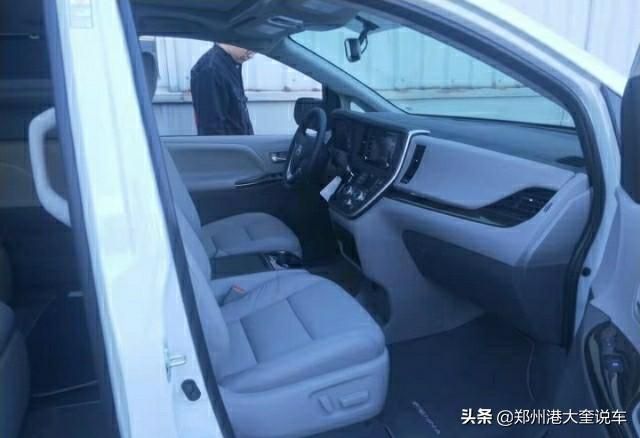 丰田塞纳防盗螺丝在哪(丰田塞纳防盗螺丝套筒放在哪)