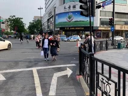 延安路在哪(延安路高架桥龙柱)