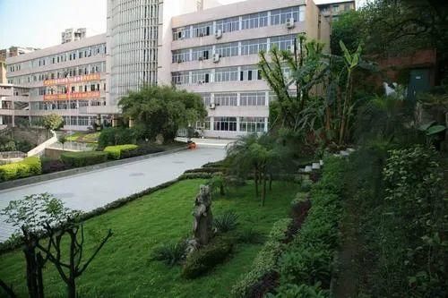 重庆全封闭学校初中(重庆全封闭寄宿制学校)