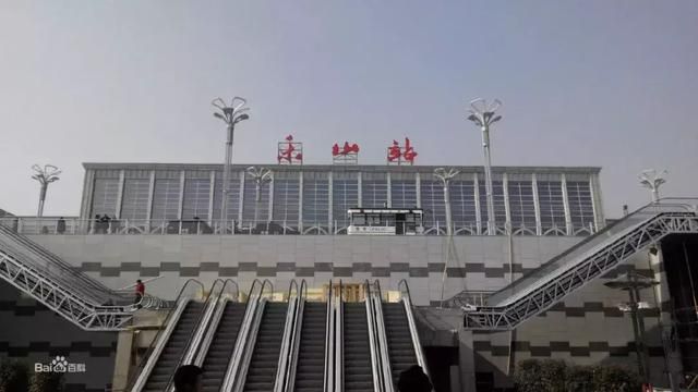 乐山高铁站在哪里地址(双流机场到乐山高铁在哪里坐)