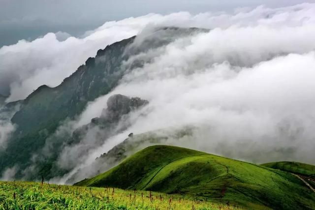 武功山滑草场在哪里(武功山滑草场打卡朋友圈)