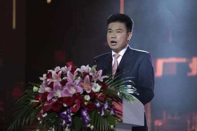 法拉在哪直播(啥直播和法拉秀一样)