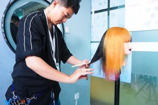 美容美发在哪里学(永琪美容美发总部在哪里)