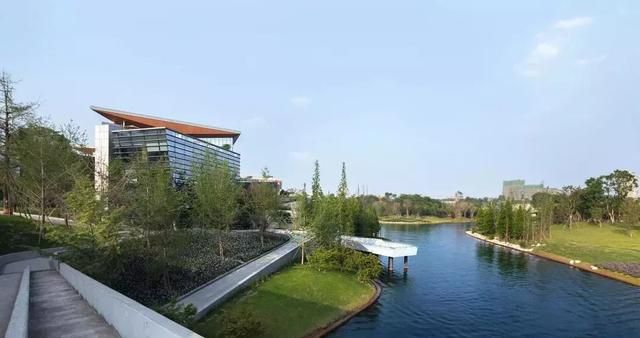 成都麓湖在哪里(成都麓湖红石公园现状分析)