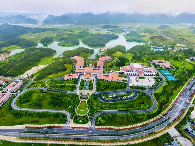 贵安新区中心是在哪里的简单介绍
