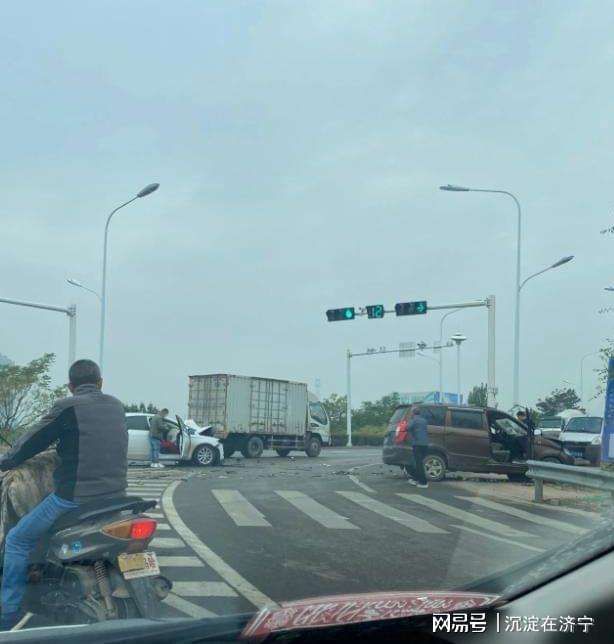 济宁高速路口在哪里(济宁高速路口电话)