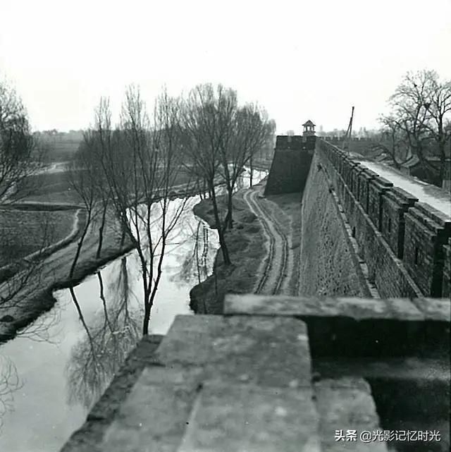 足靴区在哪(脚底穴位图及按摩方法)