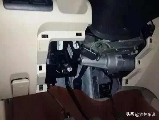 标志307obd接口在哪里(标致307保养灯复位)
