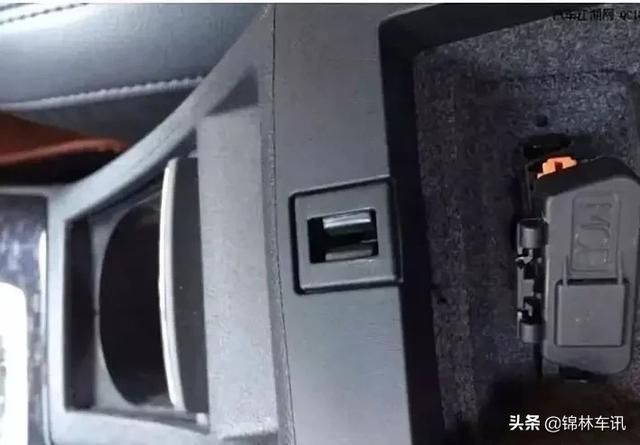 标志307obd接口在哪里(标致307保养灯复位)