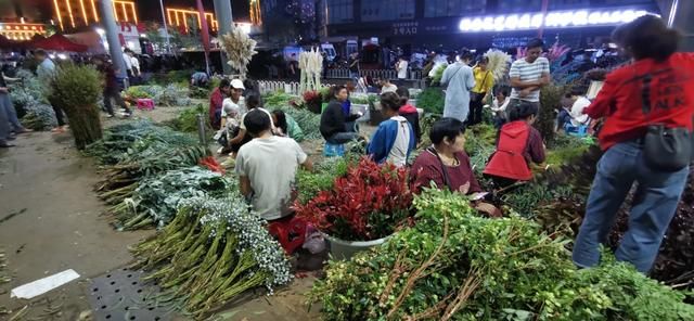 昆明最大的花市在哪里(昆明的斗南花市在哪里)