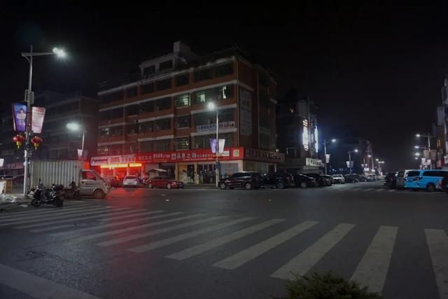 义乌海澜之家在哪里(义乌海蓝之谜)