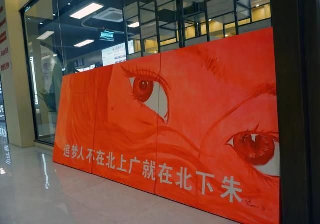 义乌海澜之家在哪里(义乌海蓝之谜)
