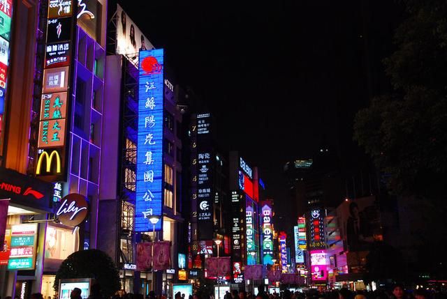 上海外滩夜景在哪里看(上海外滩夜景简介)