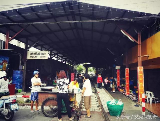 曼谷铁道市场在哪的简单介绍