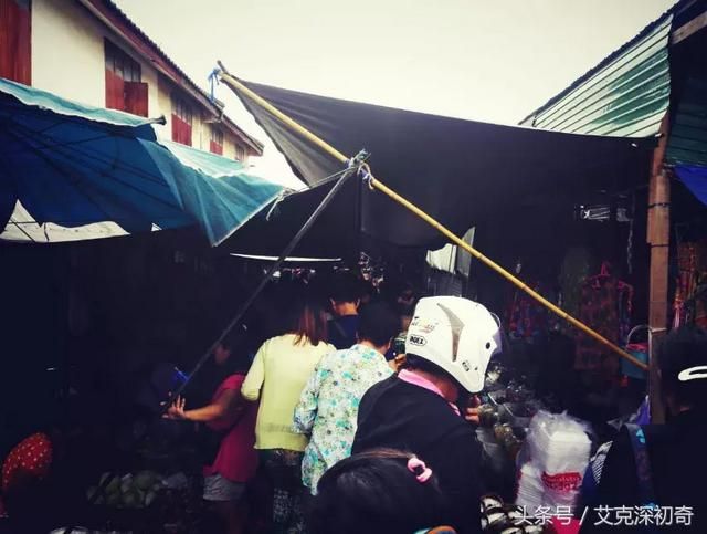 曼谷铁道市场在哪的简单介绍