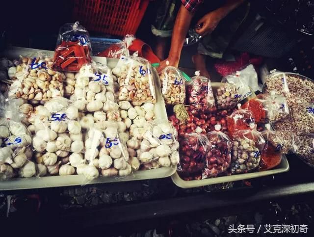 曼谷铁道市场在哪的简单介绍