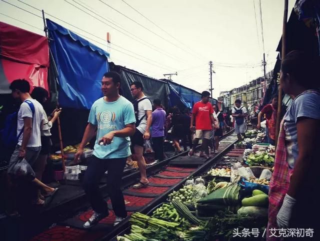 曼谷铁道市场在哪的简单介绍
