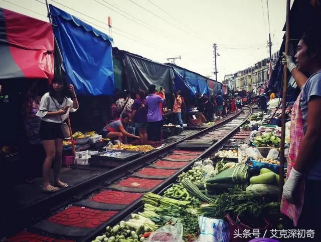 曼谷铁道市场在哪的简单介绍