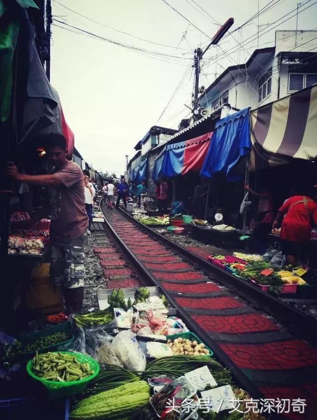 曼谷铁道市场在哪的简单介绍