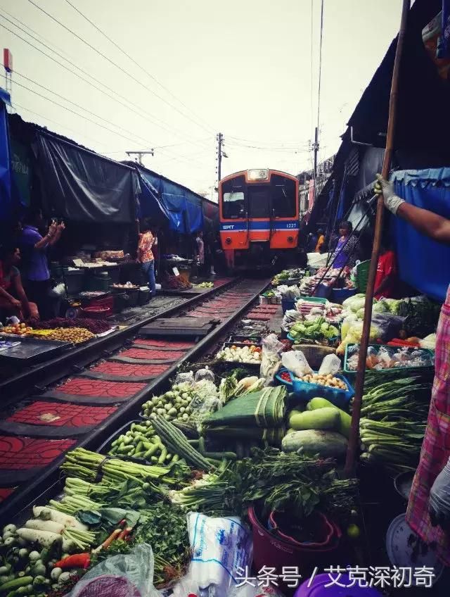 曼谷铁道市场在哪的简单介绍