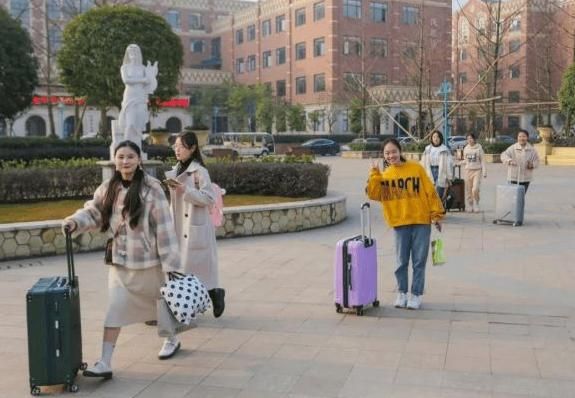 小学开学时间是几月几日2021(小学开学时间是几月几日2021上海)