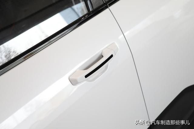 哈弗h2钥匙孔在哪里(哈弗h2钥匙怎么换电池视频)