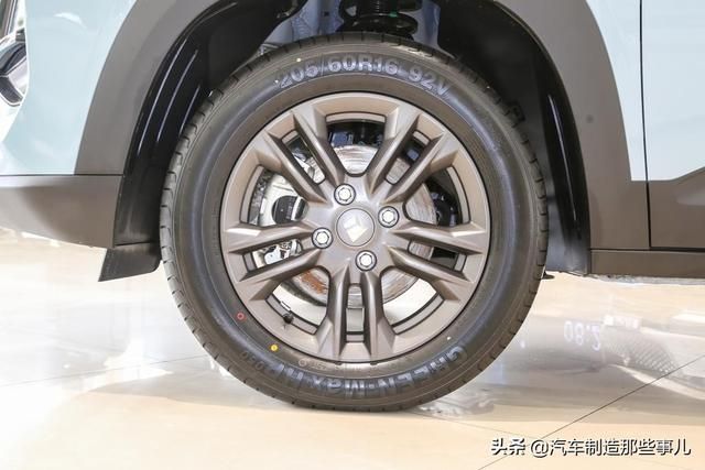 哈弗h2钥匙孔在哪里(哈弗h2钥匙怎么换电池视频)
