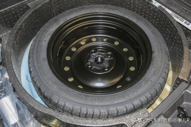 哈弗h2钥匙孔在哪里(哈弗h2钥匙怎么换电池视频)