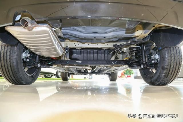 哈弗h2钥匙孔在哪里(哈弗h2钥匙怎么换电池视频)