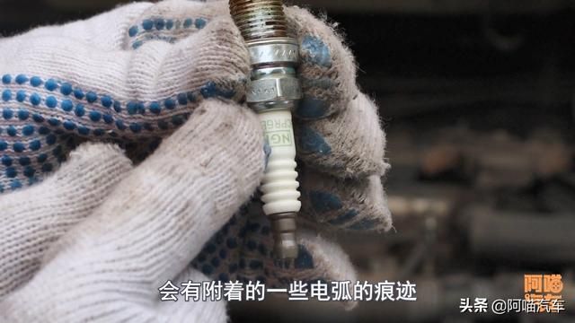 小车火花塞在哪个位置(火花塞在汽车哪个位置)