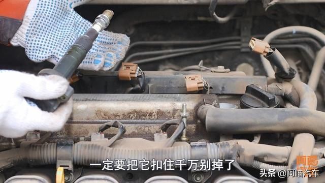 小车火花塞在哪个位置(火花塞在汽车哪个位置)