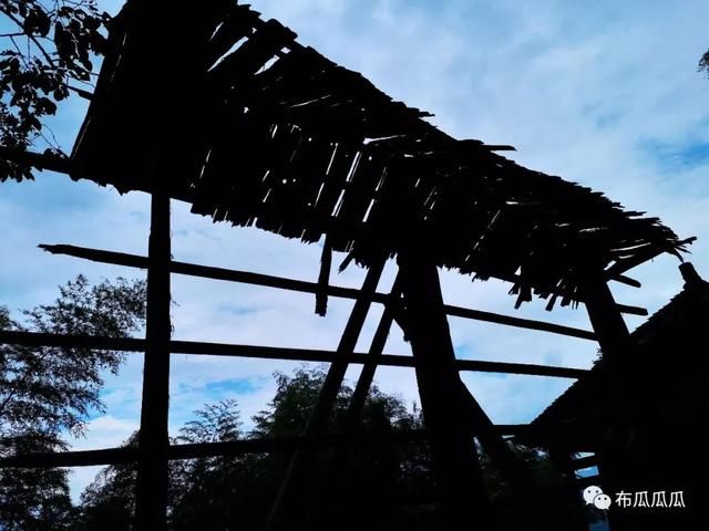 芭莎苗寨在哪(芭莎苗寨历史严格)