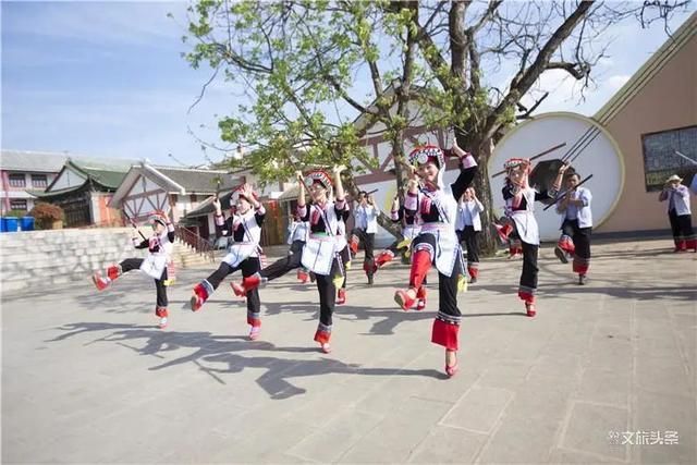 弥勒小吃街在哪里(弥勒市小吃集中在哪里)