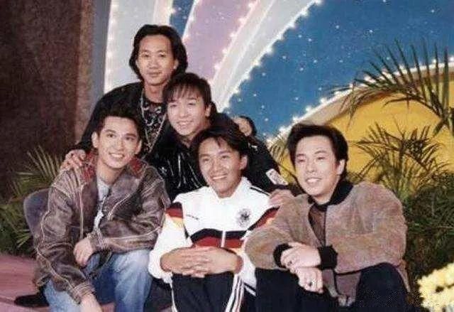 黄家驹的墓碑在哪里(黄家驹的母亲)
