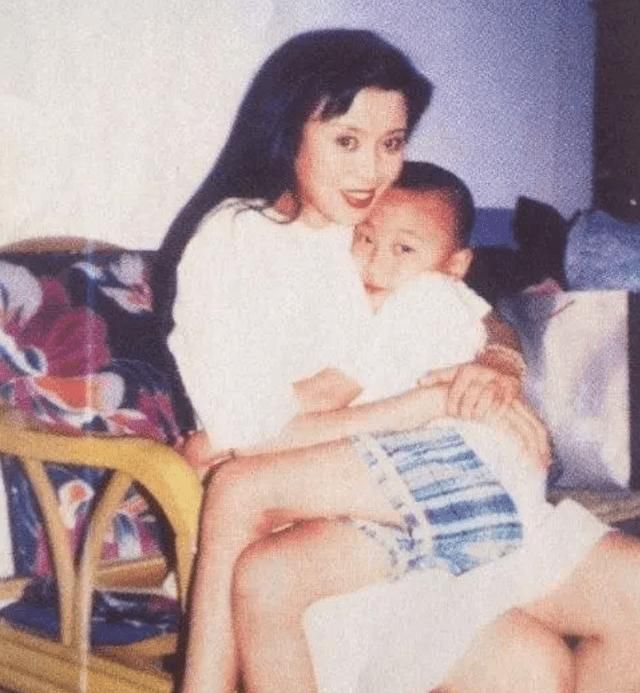 朱婷婷在哪个软件唱歌(学唱歌软件app哪个好)