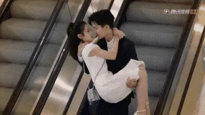 包含爱情万万岁吻戏在哪集的词条