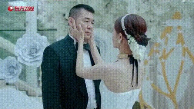 包含爱情万万岁吻戏在哪集的词条