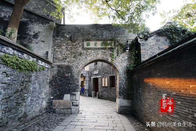 镇江市中心在哪个区(镇江市新区属于哪个区)